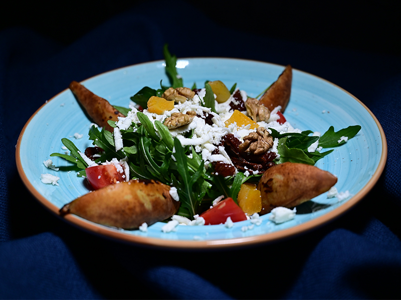 14) Salad with fruit